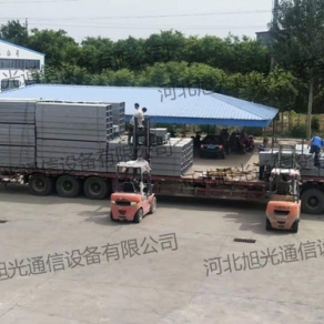 SMC電纜槽裝車現(xiàn)場